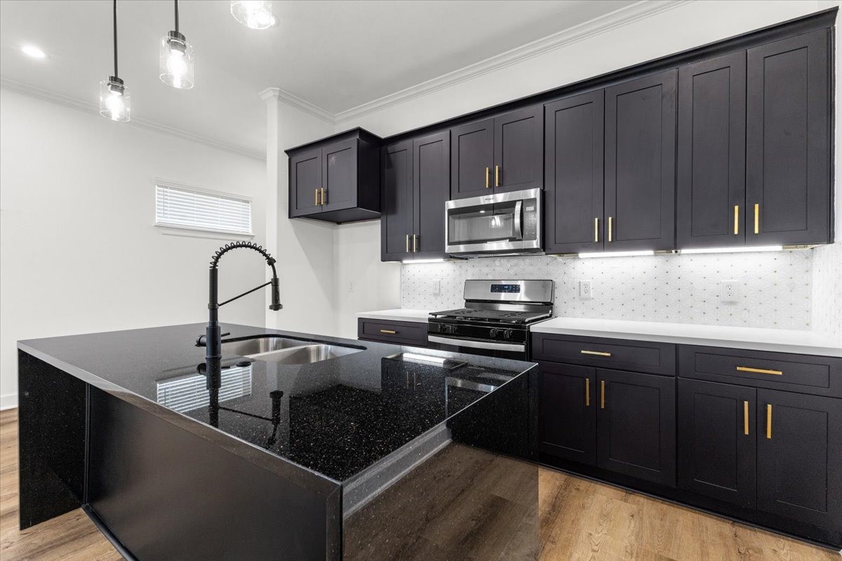 5014 Elizabeth City Street Houston, TX 77021 - Photo 7 of 25 Photos are from previous listings-renderings are similar