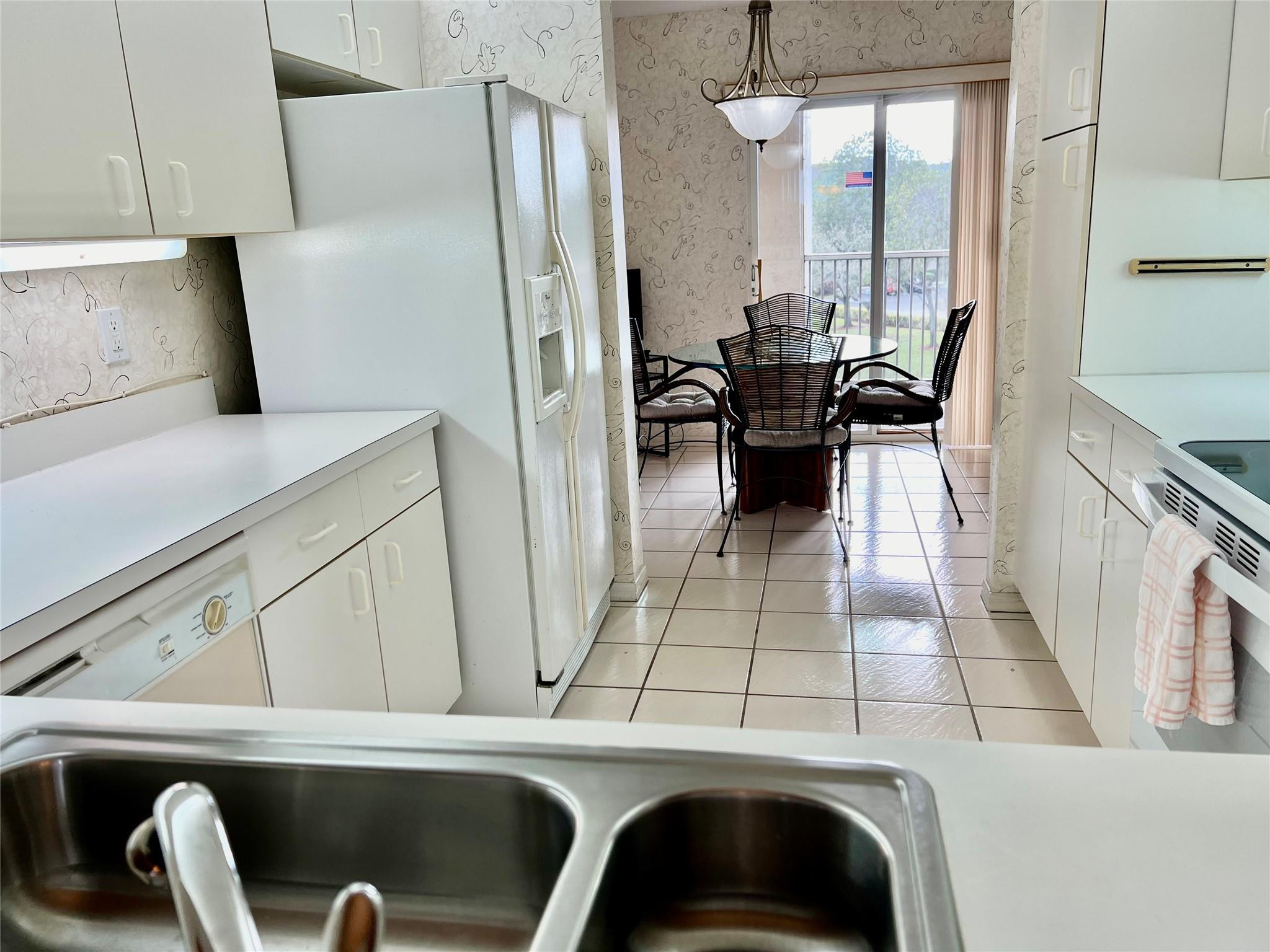 9551 Weldon Circle, Unit 301 Tamarac, FL 33321 - Photo 5 of 16 Photo 5