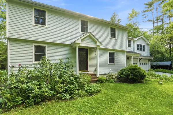 $725,000 | 26 Jonathan Lane, Bow, NH 03304
