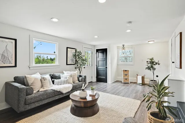 $898,000 | 5065 Fairfax Avenue, Oakland, CA 94601