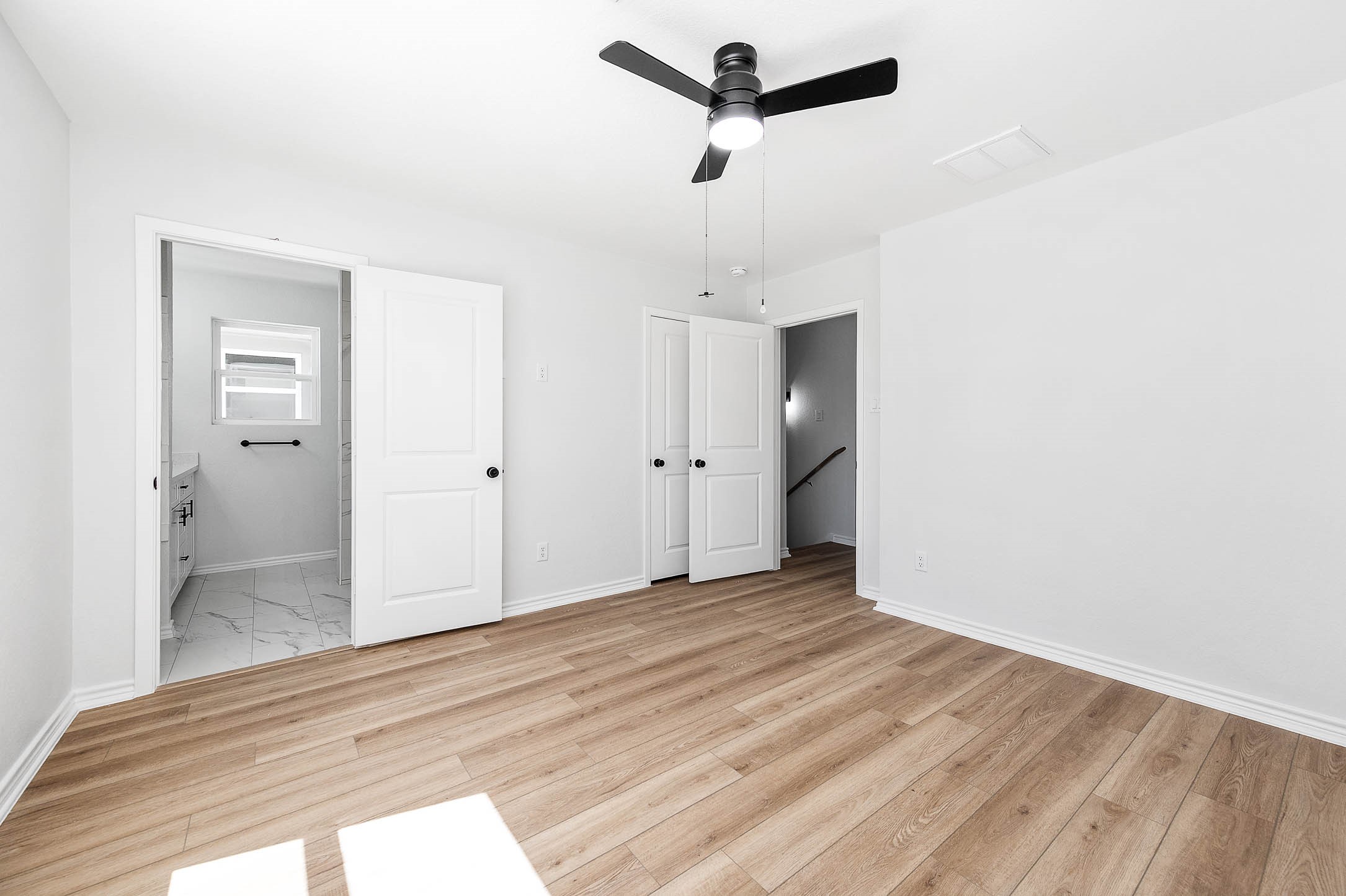 2018 Hampton Street, Unit A B Houston, TX 77088 - Photo 17 of 31 Primary bedroom with window and natural light