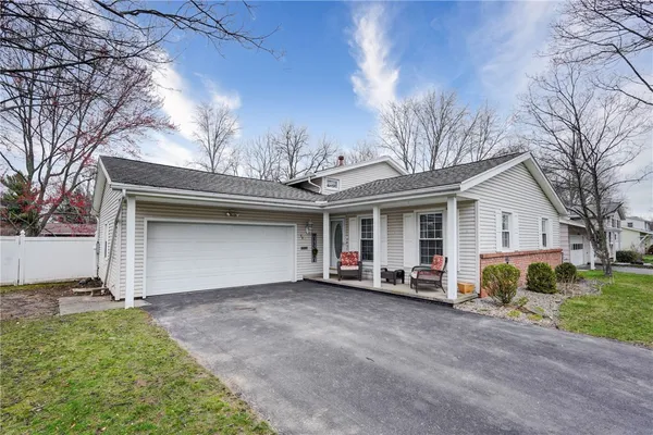 $224,900 | 46 Alderwood Lane, Greece, NY 14615