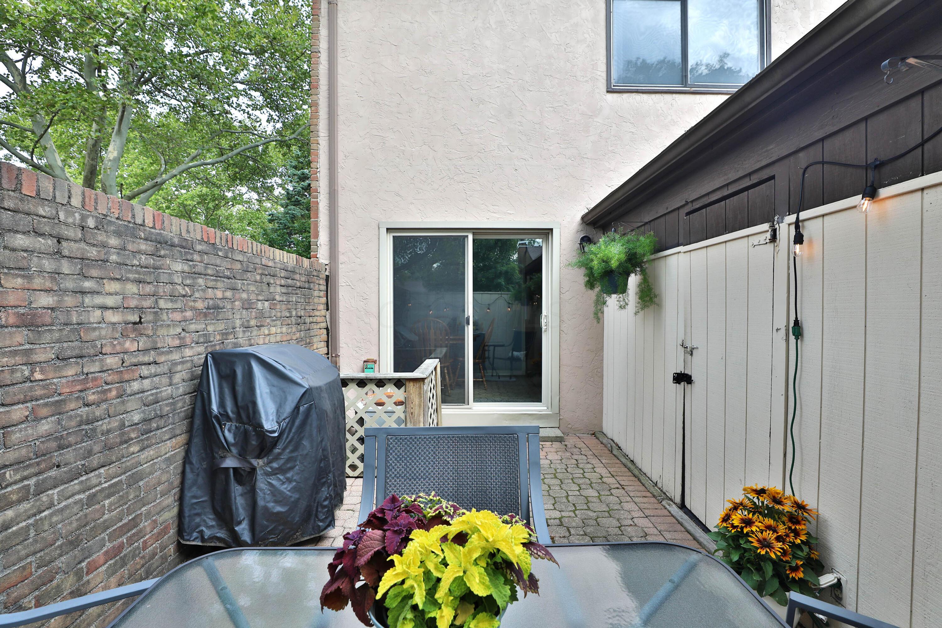 5365 Reed Road Columbus, OH 43235 - Photo 35 of 37 Private Paver Patio