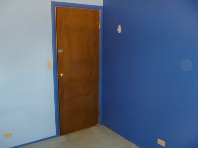 1513 North Ridge Avenue Arlington Heights, IL 60004 - Photo 9 of 14 a view of a small space