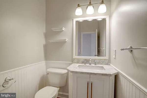 $3,595 | 6927 Rolling Creek Way, Alexandria, VA 22315
