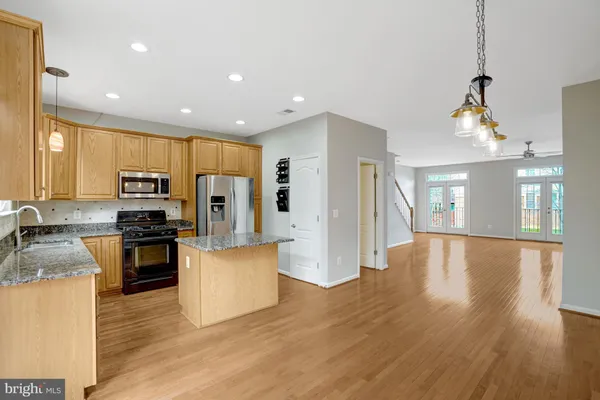 $3,595 | 6927 Rolling Creek Way, Alexandria, VA 22315