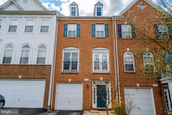 $3,595 | 6927 Rolling Creek Way, Alexandria, VA 22315