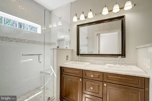 $3,595 | 6927 Rolling Creek Way, Alexandria, VA 22315