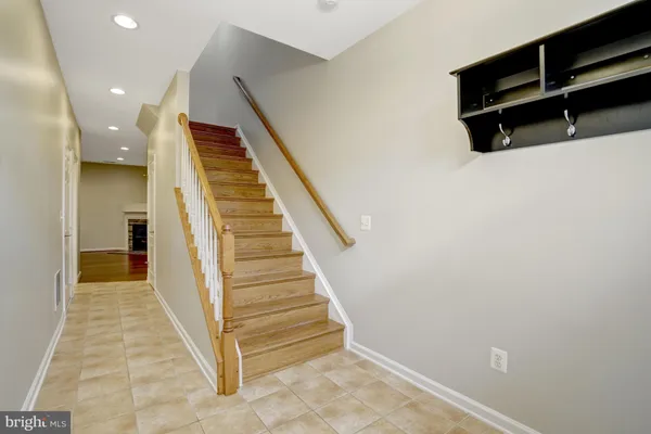 $3,595 | 6927 Rolling Creek Way, Alexandria, VA 22315