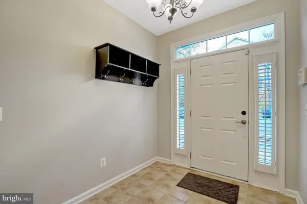 $3,595 | 6927 Rolling Creek Way, Alexandria, VA 22315