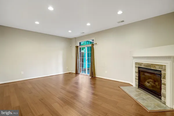 $3,595 | 6927 Rolling Creek Way, Alexandria, VA 22315