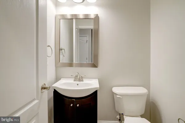 $3,595 | 6927 Rolling Creek Way, Alexandria, VA 22315