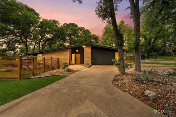 $575,000 | 2606 Birdcreek Drive, Temple, TX 76502