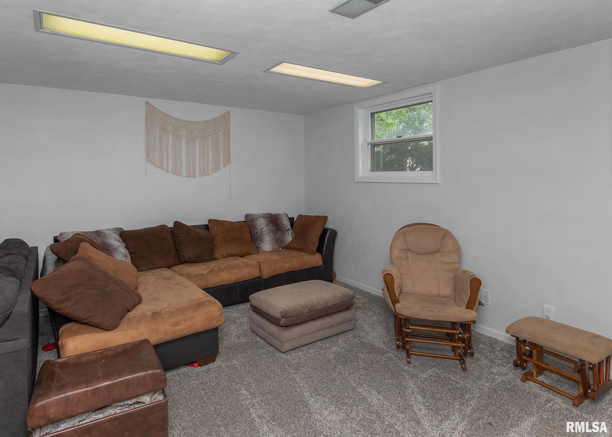 3427 Fairhaven Road Davenport, IA 52807 - Photo 27 of 34 Gallery Image 27