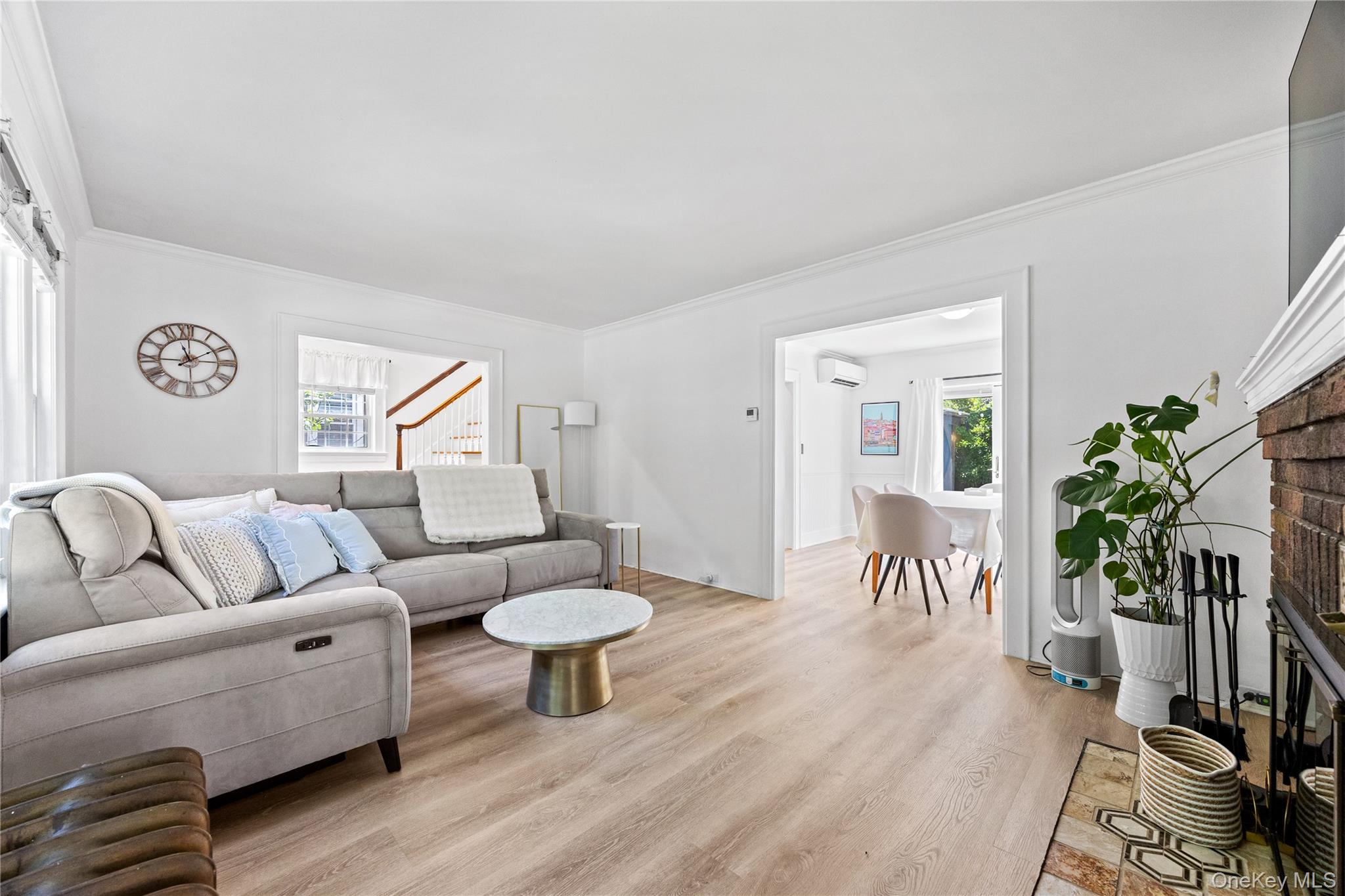 82 Superior Road Floral Park, NY 11001 - Photo 2 of 26