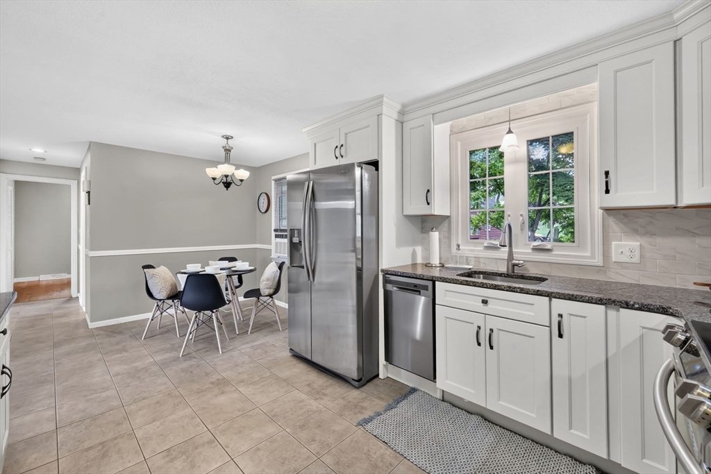 6 Rogers Road East Longmeadow, MA 01028 - Photo 4 of 38