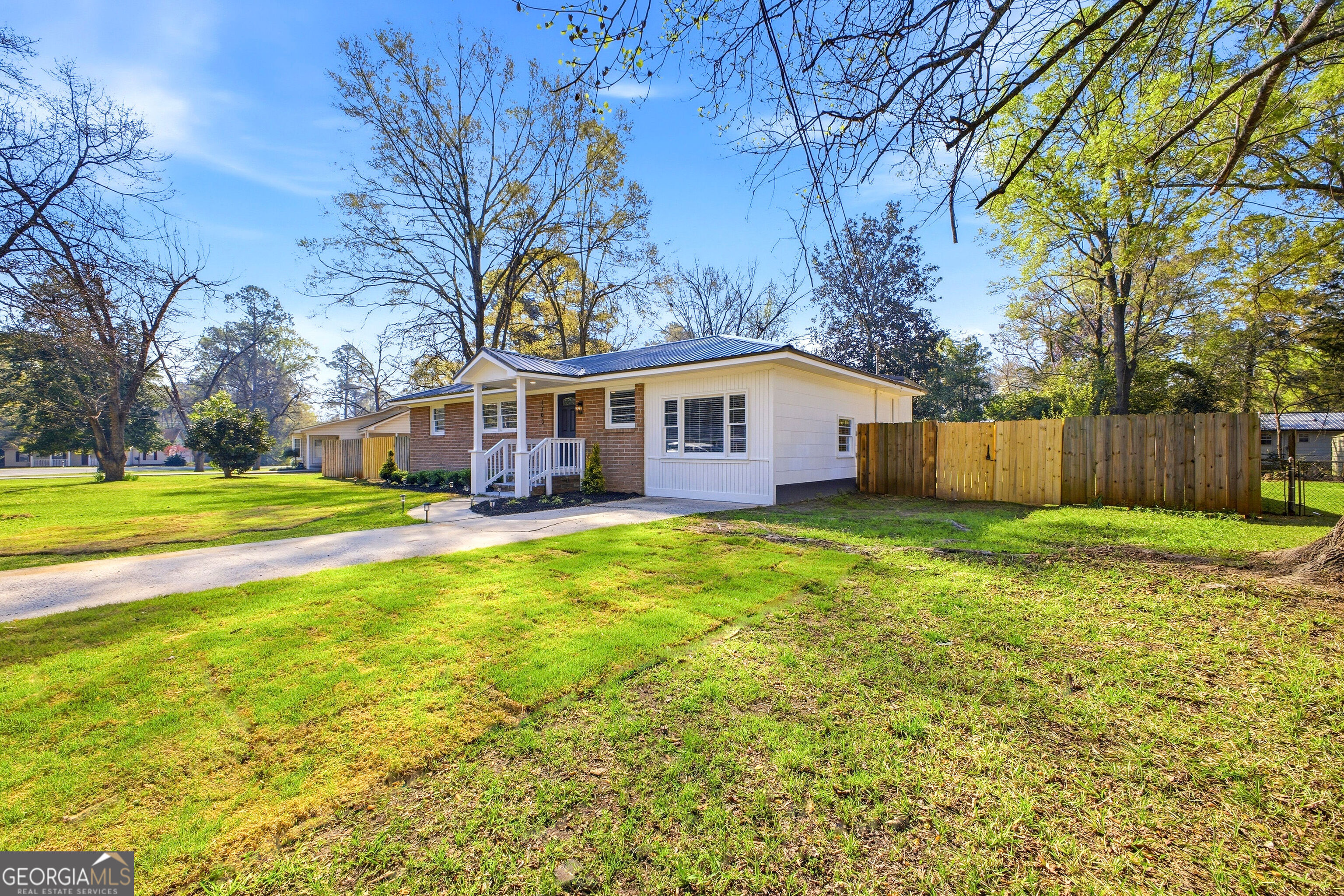 1703 Sewell Circle Perry, GA 31069 - Photo 2 of 20