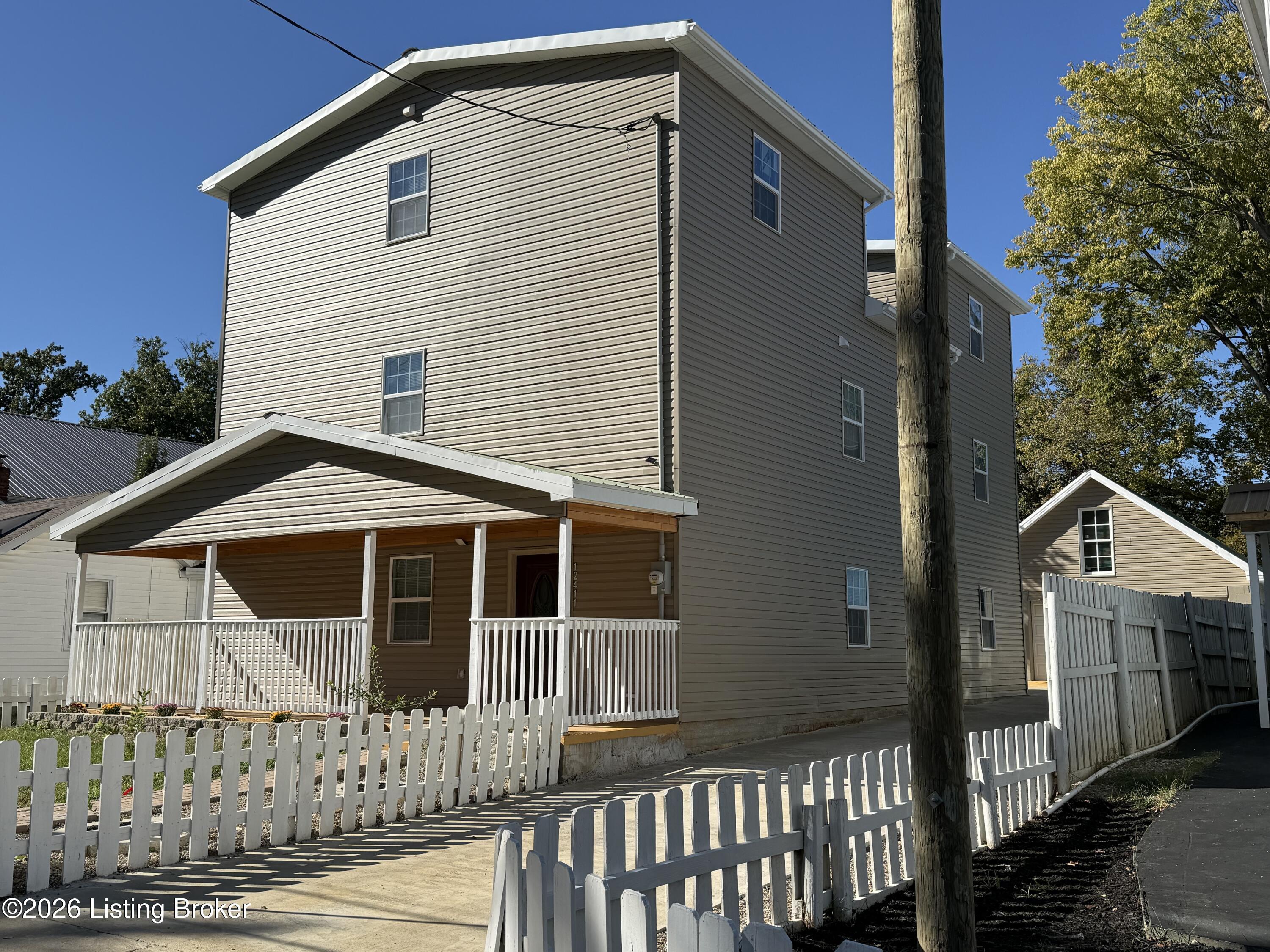 12411 Berrytown Road Louisville, KY 40223 - Photo 1 of 44 00