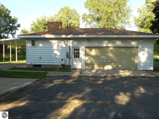 4696 West Jackson Road Alma, MI 48801 - Photo 4 of 26 1787456-3.JPG