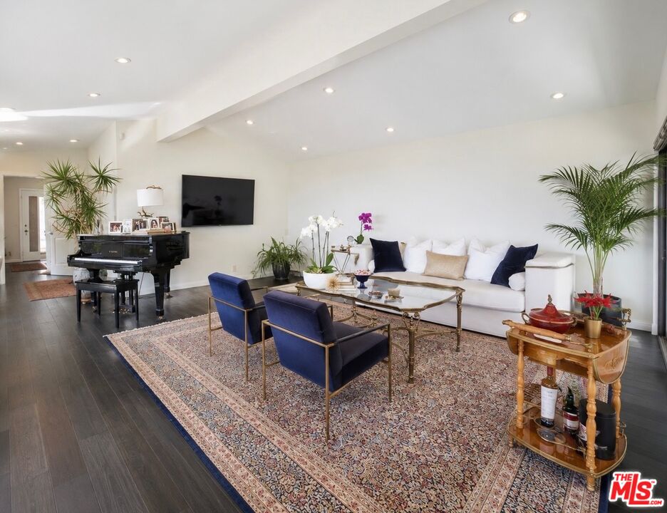 12250 Canna Road Los Angeles, CA 90049 - Photo 2 of 9