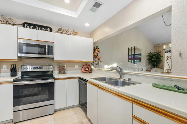 $395,000 | 77723 Woodhaven Drive South, Palm Desert, CA 92211