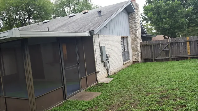 $2,495 | 5321 Presidio Road, Austin, TX 78745