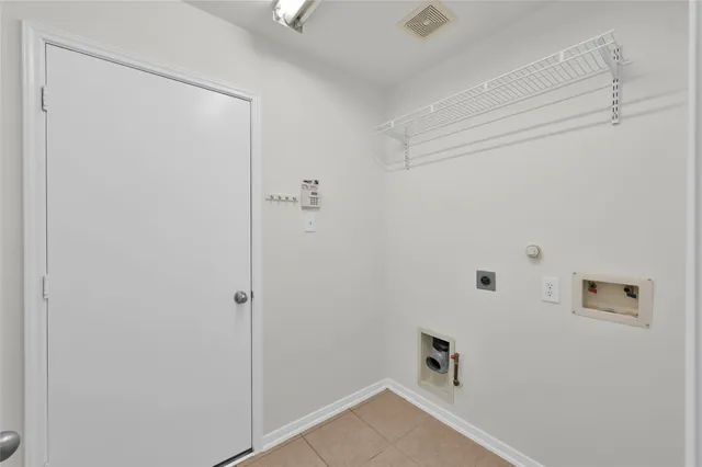 a view of utility room