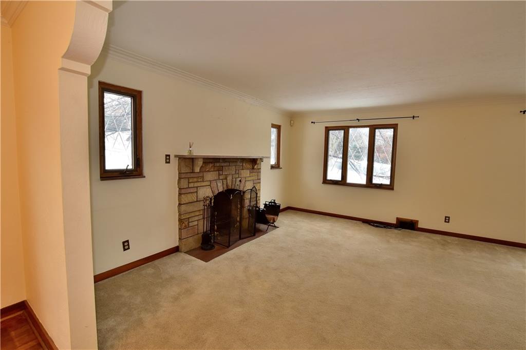 250 Cochran Road Mt. Lebanon, PA 15228 - Photo 2 of 20 Spacious living room