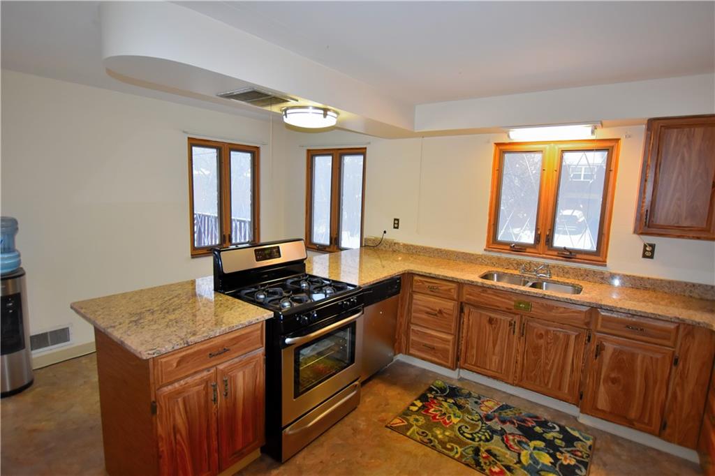 250 Cochran Road Mt. Lebanon, PA 15228 - Photo 4 of 20 Gallery Image 4