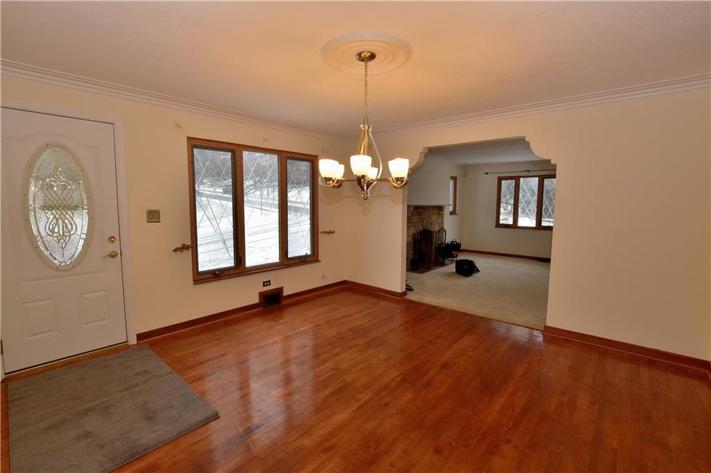 250 Cochran Road Mt. Lebanon, PA 15228 - Photo 8 of 20 Dining room