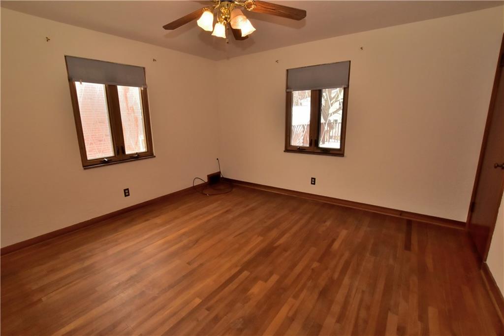250 Cochran Road Mt. Lebanon, PA 15228 - Photo 10 of 20 First floor bedroom