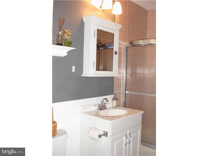 40 Laubert Road Conshohocken, PA 19428 - Photo 10 of 12 Bathroom