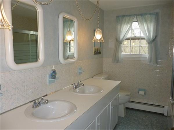 60 Ridgehill Road Attleboro, MA 02703 - Photo 19 of 28 Gallery Image 19