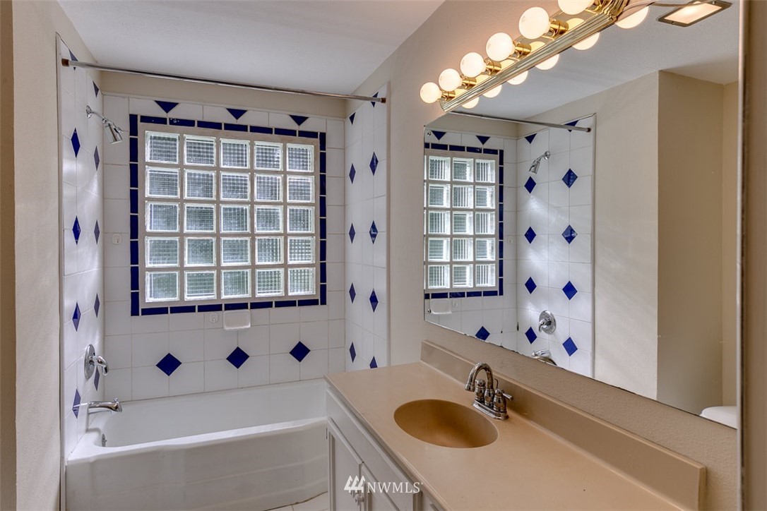 24594 Johnson Road Northwest Poulsbo, WA 98370 - Photo 15 of 25 Gallery Image 15