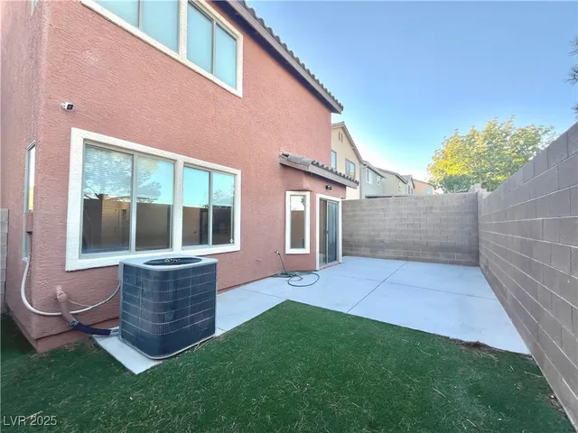 $2,350 | 10658 Little Horse Creek Avenue, Las Vegas, NV 89129