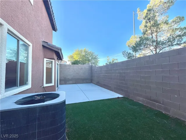 $2,350 | 10658 Little Horse Creek Avenue, Las Vegas, NV 89129