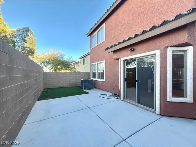 $2,350 | 10658 Little Horse Creek Avenue, Las Vegas, NV 89129