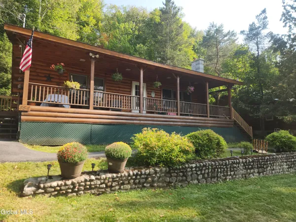 $669,000 | 454 East Shore Drive, Horicon, NY 12808