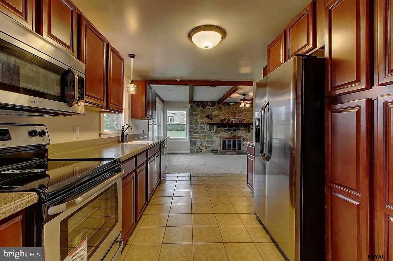 2380 Blackberry Road Dover, PA 17315 - Photo 4 of 23 Gallery Image 4