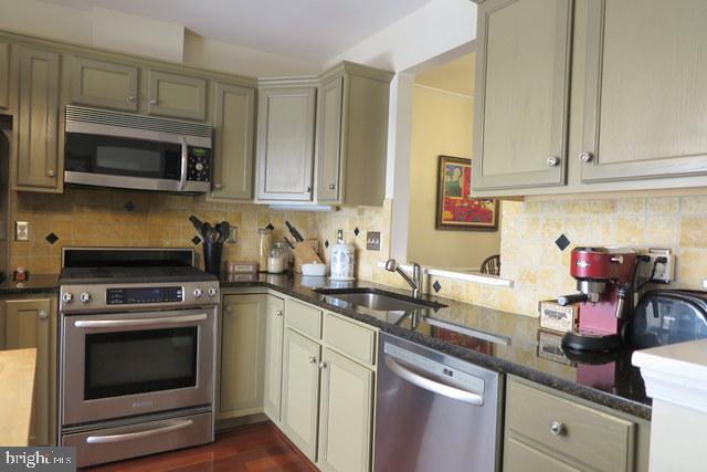 118 Ridgepoint Place Gaithersburg, MD 20878 - Photo 14 of 35 Granite Counters