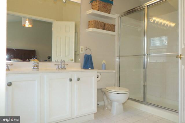 118 Ridgepoint Place Gaithersburg, MD 20878 - Photo 22 of 35 Glass enclosed Shower