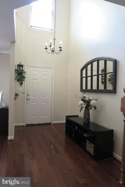 118 Ridgepoint Place Gaithersburg, MD 20878 - Photo 4 of 35 Welcoming Foyer Entry