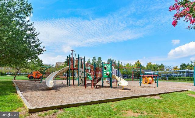 118 Ridgepoint Place Gaithersburg, MD 20878 - Photo 34 of 35 Playground/Tot Lot
