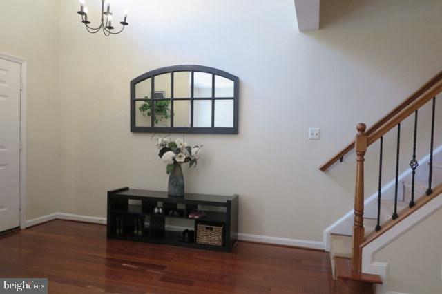 118 Ridgepoint Place Gaithersburg, MD 20878 - Photo 5 of 35 Foyer View 2