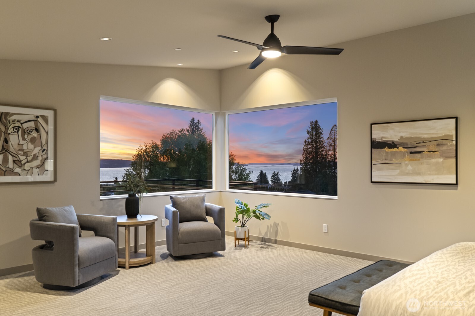 5009 Ocean Avenue Everett, WA 98203 - Photo 12 of 40 a living room with furniture and a flat screen tv