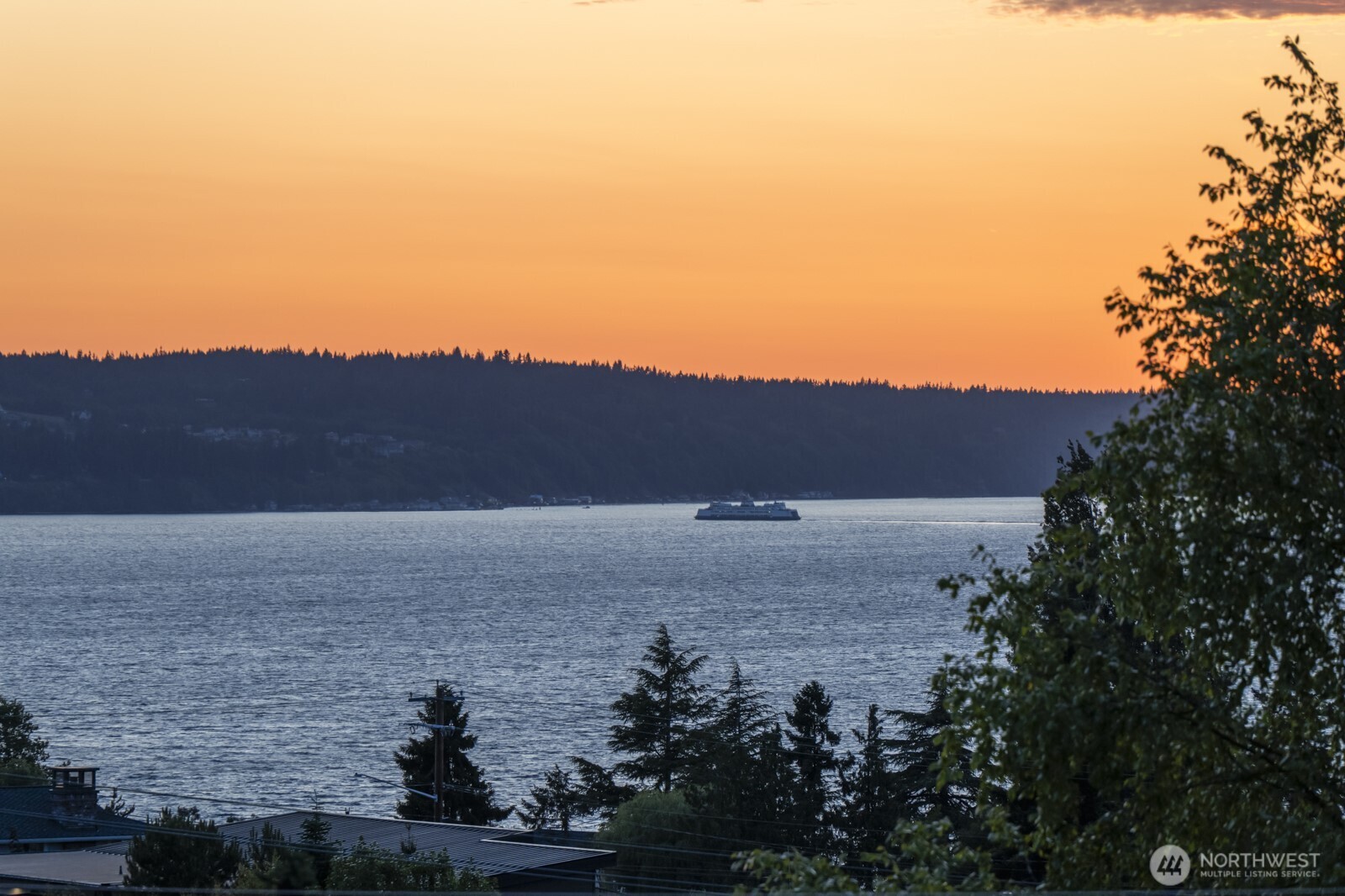 5009 Ocean Avenue Everett, WA 98203 - Photo 40 of 40 a view of ocean and mountain