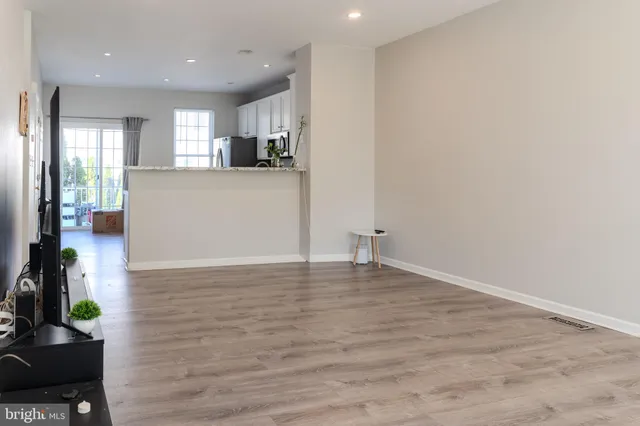 $2,750 | 42806 Smallwood Terrace, Chantilly, VA 20152