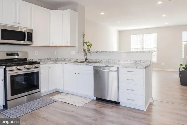 $2,750 | 42806 Smallwood Terrace, Chantilly, VA 20152