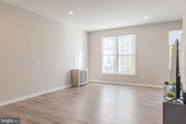 $2,750 | 42806 Smallwood Terrace, Chantilly, VA 20152