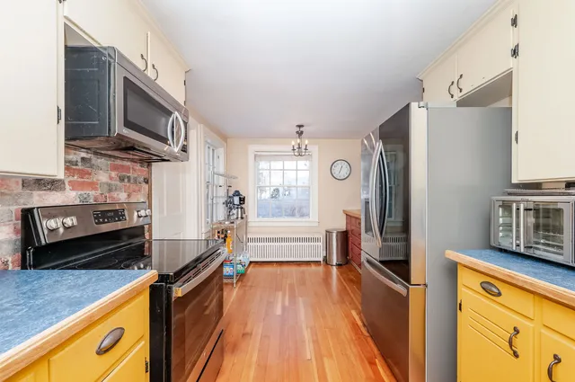 $525,000 | 27 Broad Street, Rochester, NH 03867